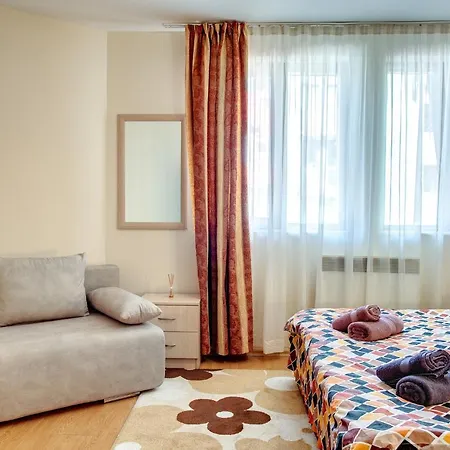 1bd View Retreat In With Fireplace By Flat Mаnager 아파트 팜포로보