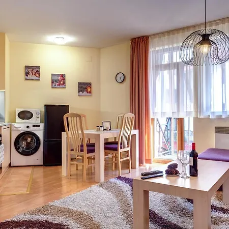 1bd View Retreat In With Fireplace By Flat Mаnager 팜포로보